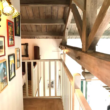 Grand Loft Avec Piscine Privee Dans Vielle Gare Pomas